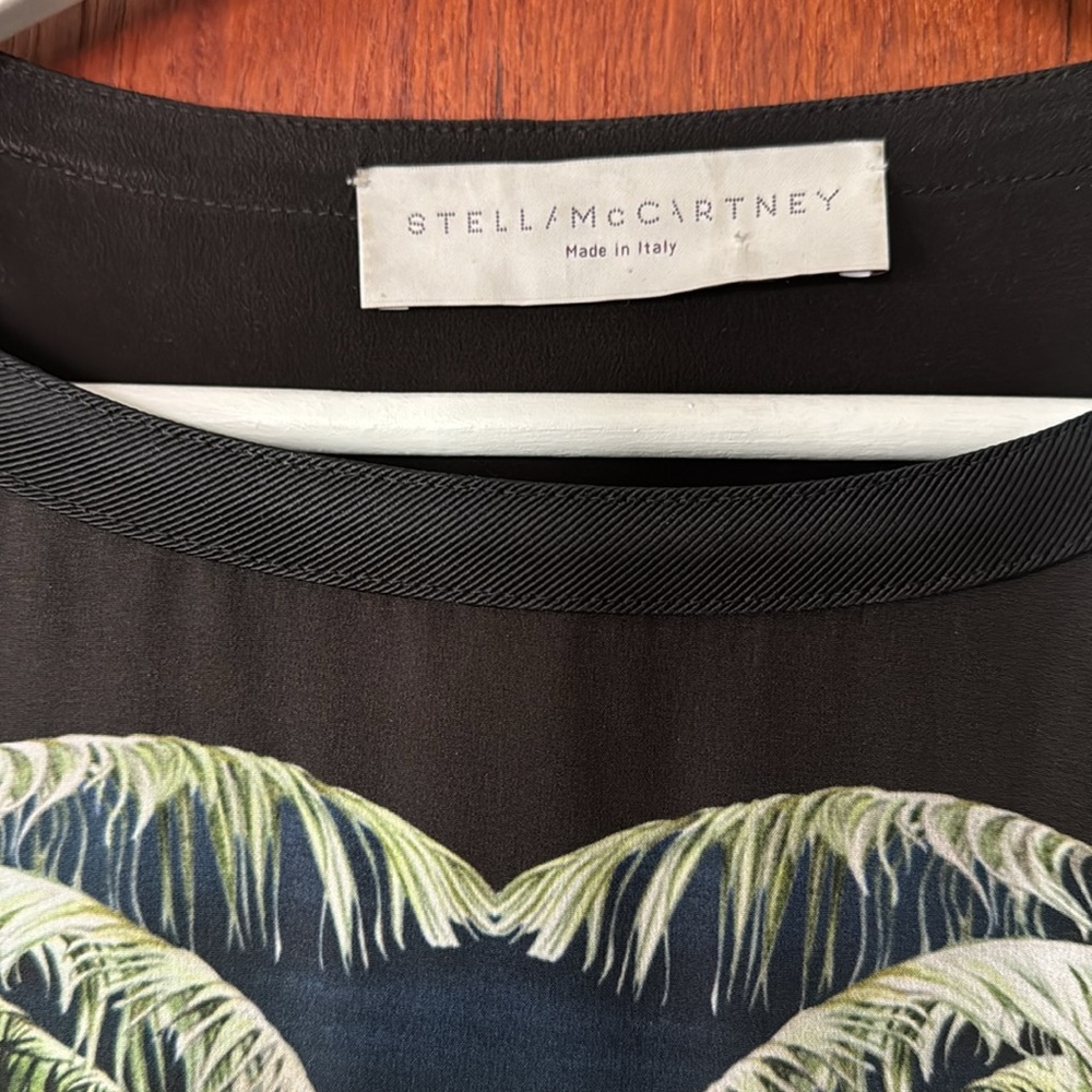 Stella McCartney silk short sleeve tropical/hawaiian printed knee-length dress. - Picture 3 of 8